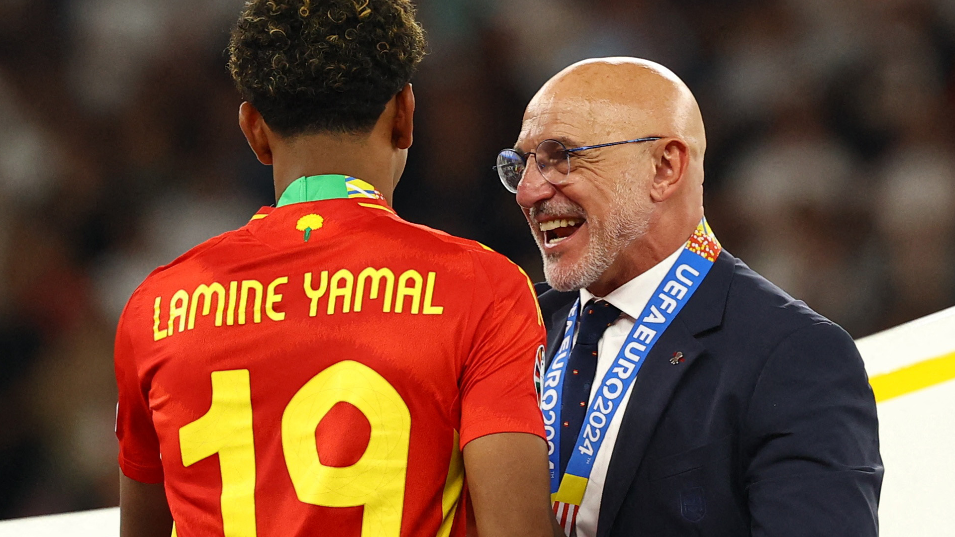 Luis de la Fuente y Lamine Yamal durante la celebración de España tras haber ganado la Euro 2024.